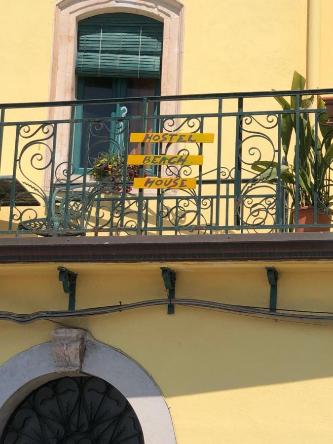 Hostel Beach House Giardini-Naxos Extérieur photo