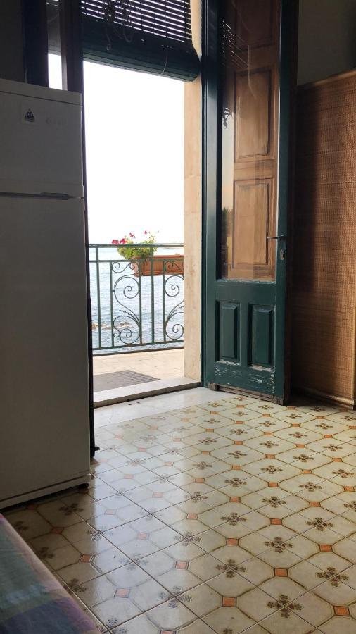 Hostel Beach House Giardini-Naxos Extérieur photo
