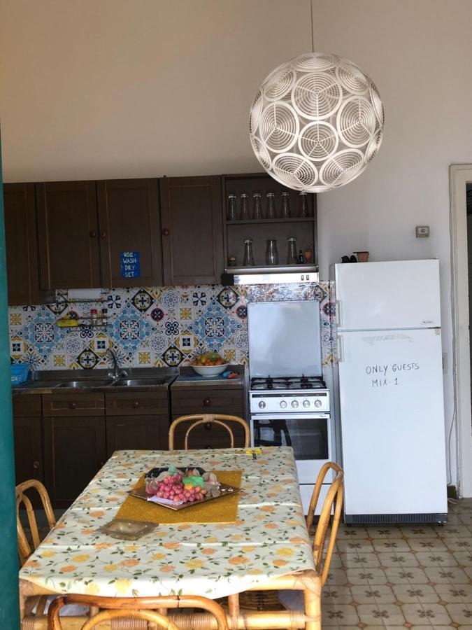 Hostel Beach House Giardini-Naxos Extérieur photo