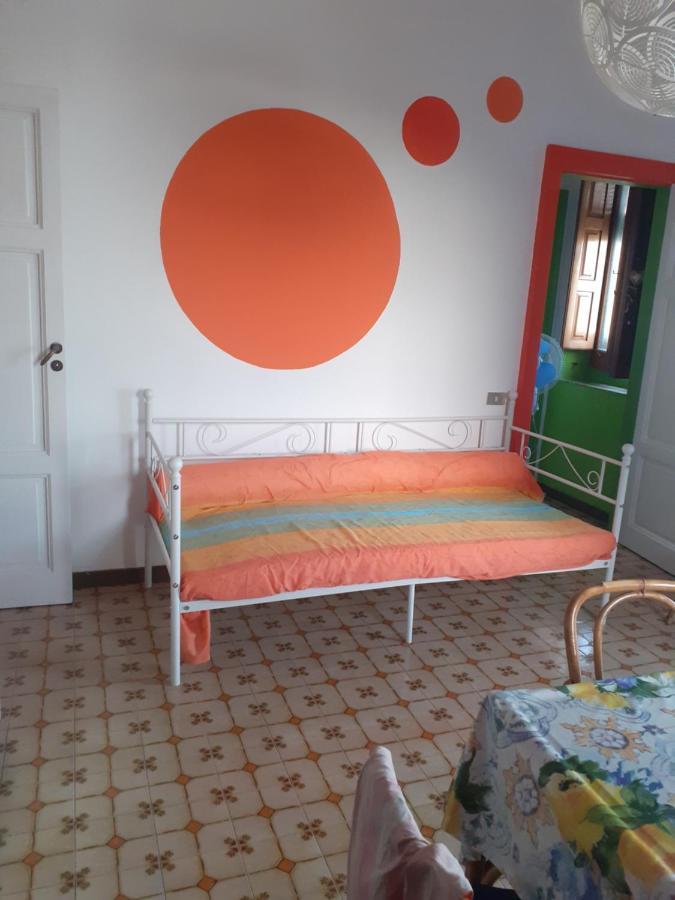 Hostel Beach House Giardini-Naxos Extérieur photo